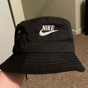 Nike bucket hat